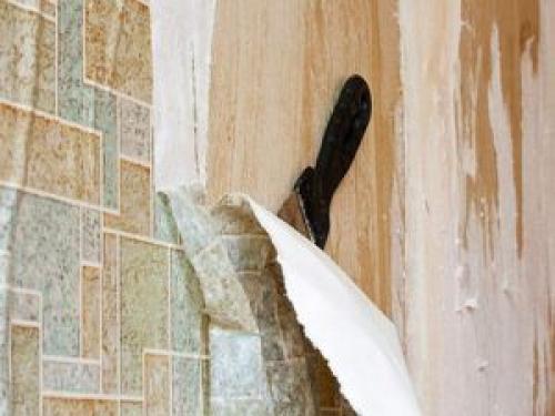 Как клеить обои на обои. Подготовка стен к оклеиванию