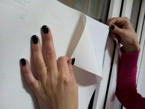 Как снять самоклеющиеся обои со стены. 3 секрета быстрого удаления самоклеящейся пленки со стен