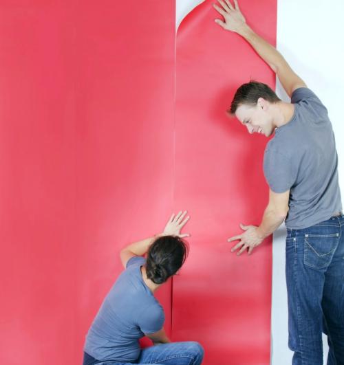 Как правильно клеить обои своими руками. Как клеить обои правильно: нюансы подготовки основы и подробное описание процесса работ 17 Как правильно клеить обои своими руками. Как клеить обои правильно: нюансы подготовки основы и подробное описание процесса работ 17