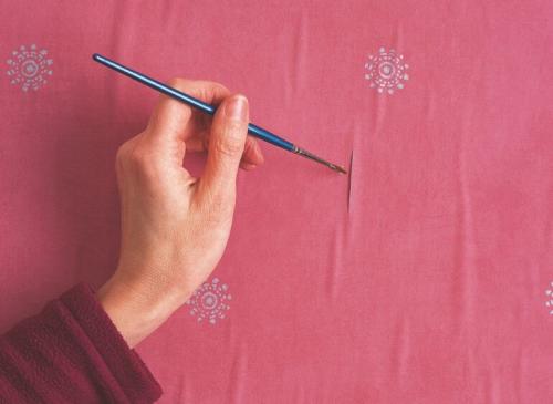 Удалить засохший клей с обоев. Как убрать клей на обоях, если он успел высохнуть?