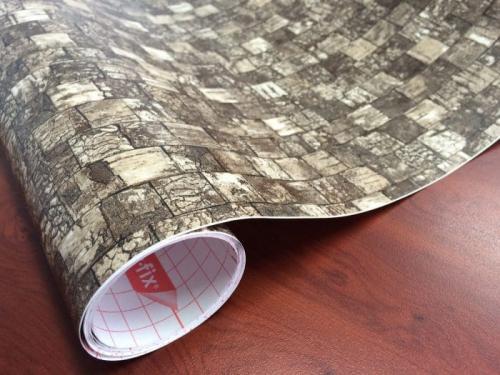 Можно ли клеить самоклеющуюся пленку на стену. Разновидности материала