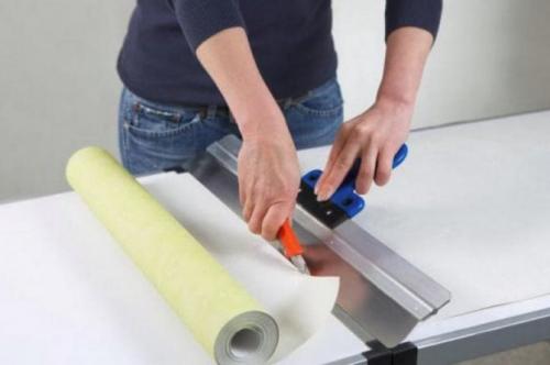 Нужно ли смывать побелку перед поклейкой обоев. Можно ли не смывать побелку перед поклейкой обоев