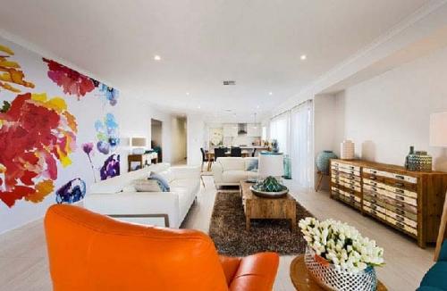 Латексная краска или акриловая. Акриловая краска для стен и потолков: отзывы, цена