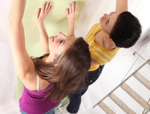 Нужно ли смывать побелку перед поклейкой обоев. Можно ли не смывать побелку перед поклейкой обоев