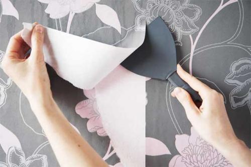 Как поклеить обои в старом доме. Удаление старого покрытия