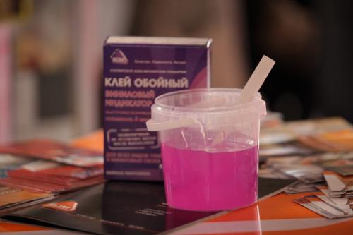 Клей для обоев на флизелиновой основе. ТОП-10 лучших клеев для обоев