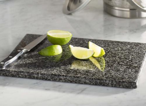 Как выглядит отделка декоративным камнем и обоями. Мебель и изделия из искусственного камня в интерьере 10