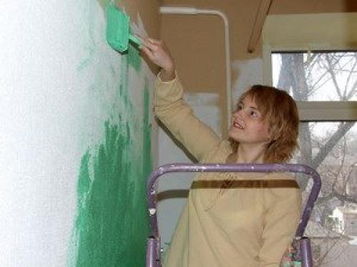 Можно ли покрасить бумажные обои водоэмульсионной краской. Можно ли красить бумажные обои: подготовительные работы, выбор краски и нанесение