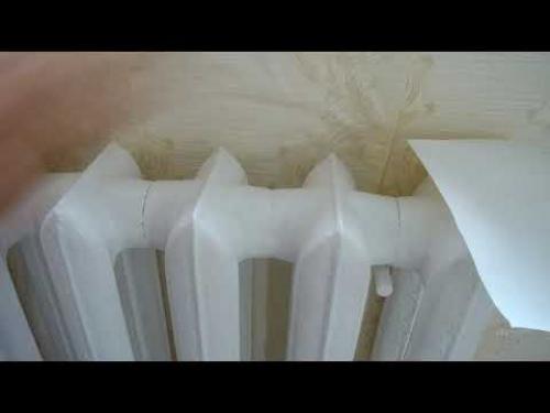 Как клеить обои за трубами отопления. Мастер-класс: как поклеить обои за батареей, чтобы было красиво