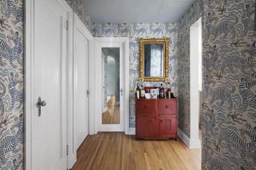 Какие обои выбрать для кухни и коридора. Виды обоев