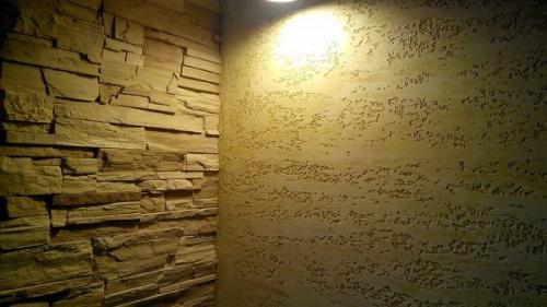 Как клеить искусственный камень на обои. Искусственный камень 22