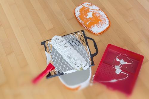 Белая краска для стен. Как выбрать белую краску – рейтинг 2022 года, современные виды, оттенки и особенности применения