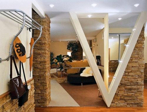 Обои под камень в прихожей. Каменные обои в интерьере коридора