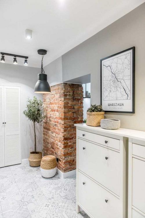 Гипсовая плитка под кирпич сочетание с обоями. Почему стоит использовать кирпич