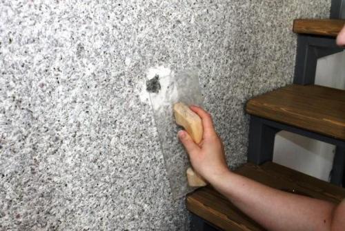 Как поменять кусок обоев. Небольшие дефекты на обоях