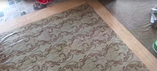 Декоративный пол из обоев. Зачем клеят обои на пол и как это делать правильно?