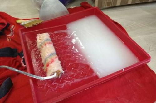 Как переклеить обои в комнате и не испортить полы из ламината. Можно ли поклеить обои после настилки ламината 02