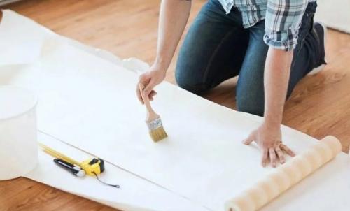 Можно ли клеить обои при отоплении. Почему нельзя клеить обои с включенными отопительными приборами