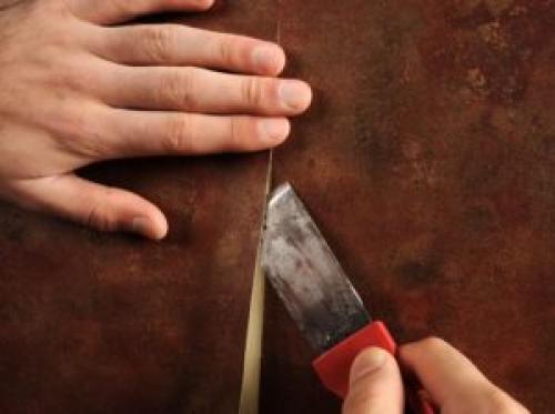 Отклеились обои после потопа. Как подклеить самостоятельно обои, которые отклеились