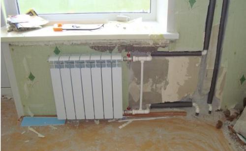 Что клеить за батареей. Нюансы оформления