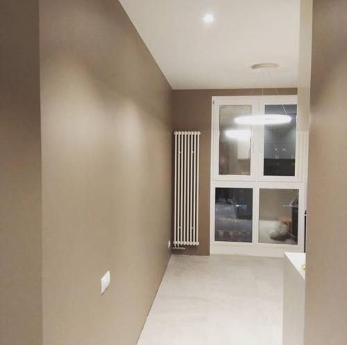 Покраска стен сочетание цветов. Модный цвет покраски стен в 2022 году