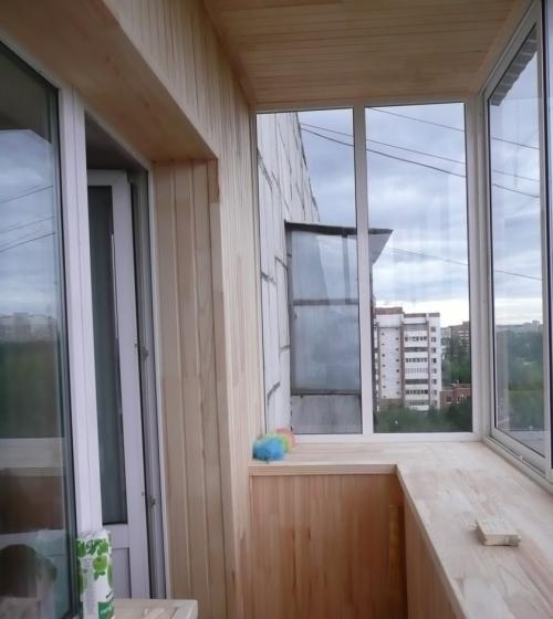 Дизайн маленького балкона 2 метра. В каких стилях можно оформить балкон?