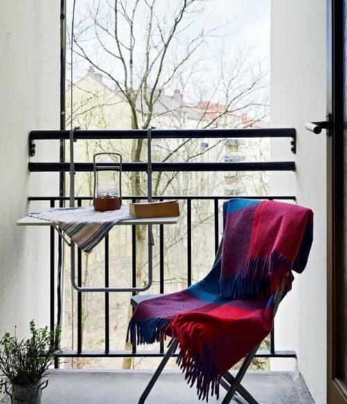 Дизайн маленького балкона 2 метра. В каких стилях можно оформить балкон?