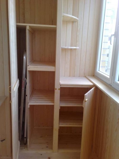 Дизайн маленького балкона со шкафом. Шкаф на балконе — красивый дизайн углового, встраиваемого, шкафа купе индивидуальных размеров с полками + фото идеи