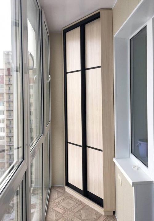 Дизайн маленького балкона со шкафом. Шкаф на балконе — красивый дизайн углового, встраиваемого, шкафа купе индивидуальных размеров с полками + фото идеи