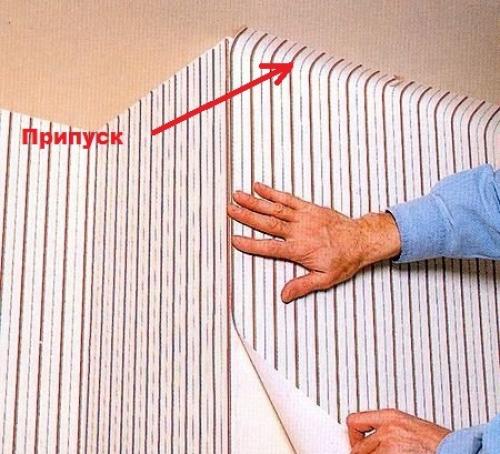 Можно ли клеить флизелиновые обои друг на друга. Клеим обои на флизелиновой основе