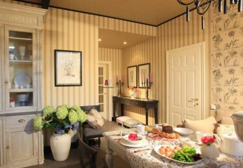 Виниловые обои на бумажной основе для кухни. Виды