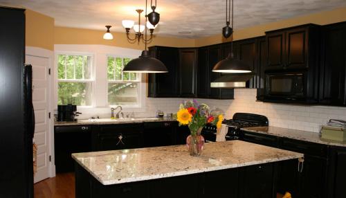 Благоприятные цвета для кухни. Цвета для кухни: рекомендации по выбору