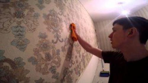 Чем мыть виниловые обои. Техника мытья виниловых обоев