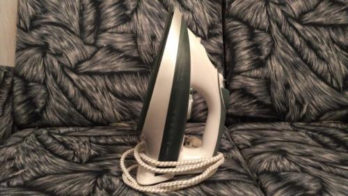 Как очистить бумажные обои от грязи. Советы по удалению сложных пятен