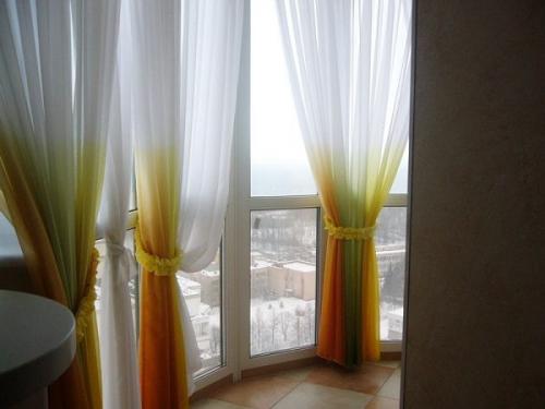 Шторы на балкон с панорамным остеклением. Креативные идеи 09 Шторы на балкон с панорамным остеклением. Креативные идеи 09