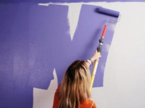 Покраска обоев водоэмульсионной краской на стенах. Какие обои можно красить водоэмульсионкой? 08 Покраска обоев водоэмульсионной краской на стенах. Какие обои можно красить водоэмульсионкой? 08