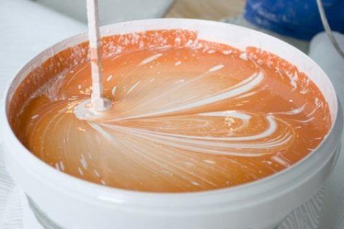 Можно ли покрасить виниловые обои водоэмульсионной краской