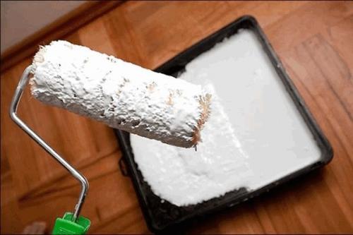 Покраска стен после снятия обоев водоэмульсионной краской. Покраска стен после снятия обоев – пошаговая инструкция 05