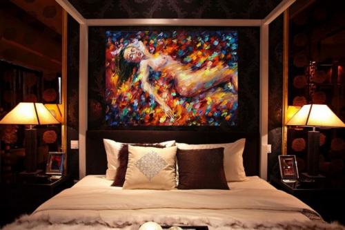 Что повесить над кроватью вместо ковра. Художественные полотна
