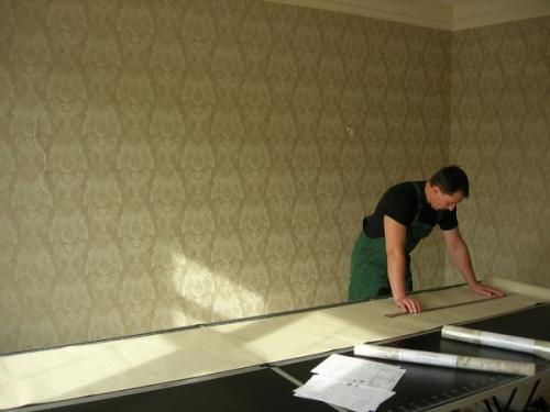 Высокая влажность при поклейке обоев. Почему не стоит клеить обои в сырую погоду