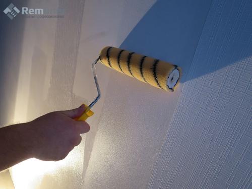 Как клеить обои в труднодоступных местах. Технологии поклейки