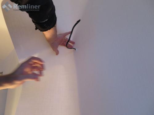 Как клеить обои в труднодоступных местах. Технологии поклейки