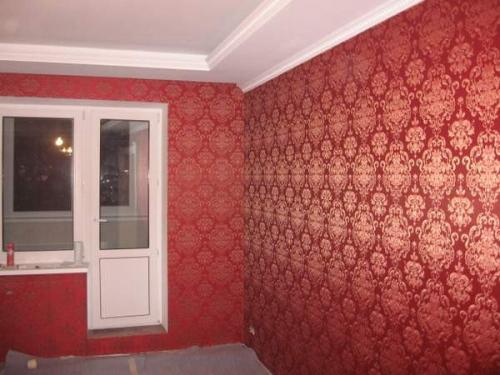 Можно ли клеить обои в дождь. Почему не стоит клеить обои в сырую погоду