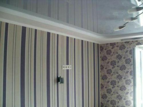 Можно ли клеить обои в дождь. Почему не стоит клеить обои в сырую погоду