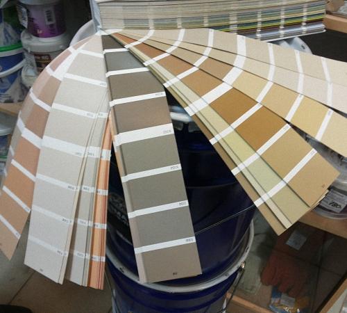 Как красить стены на обои под покраску. Чем отличается основа под покраску от обычных рулонных материалов?