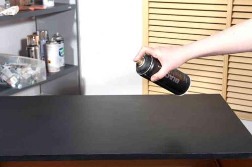 Покрасить обои баллончиком. Какие поверхности можно красить аэрозольной краской