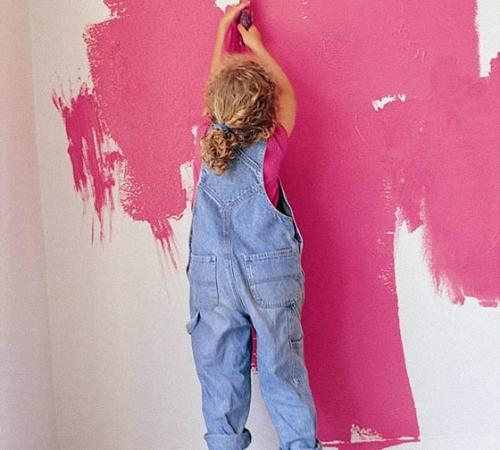 Выбор краски в соответствии с типом обоев под покраску. Как подбирать краску под каждую разновидность основы?