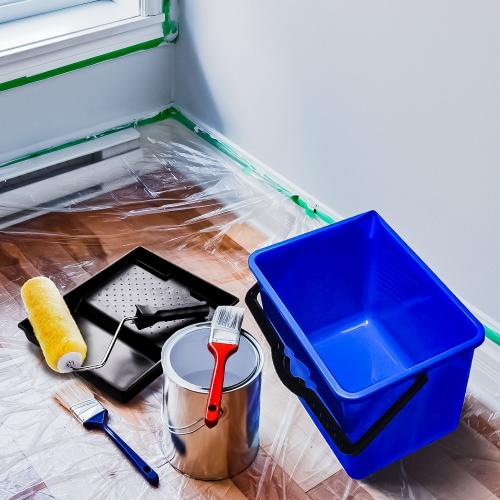 Покрасить стены или поклеить обои. Что дешевле — обои или покраска стен