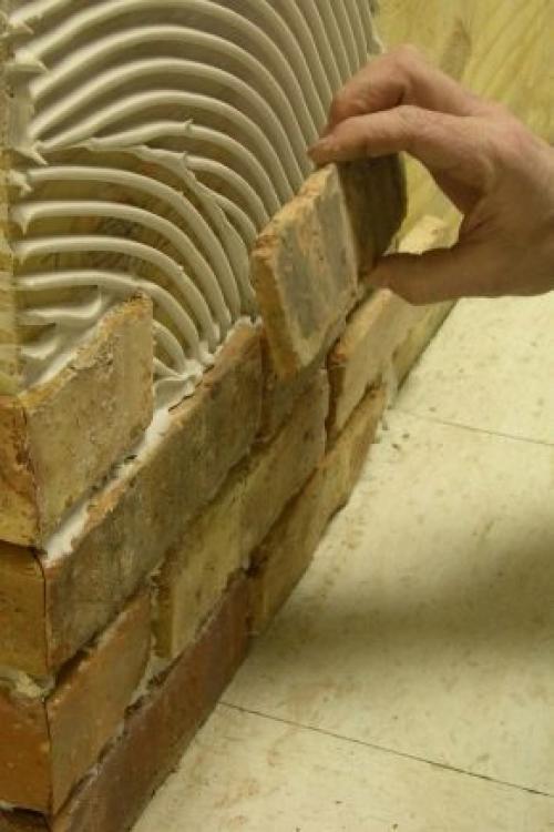 Можно ли клеить гипсовую плитку на жидкие гвозди. Какие жидкие гвозди лучше для гипсовой плитки