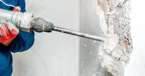 Как снять декоративный камень со стены. Как снять декоративную штукатурку со стен: краткая инструкция